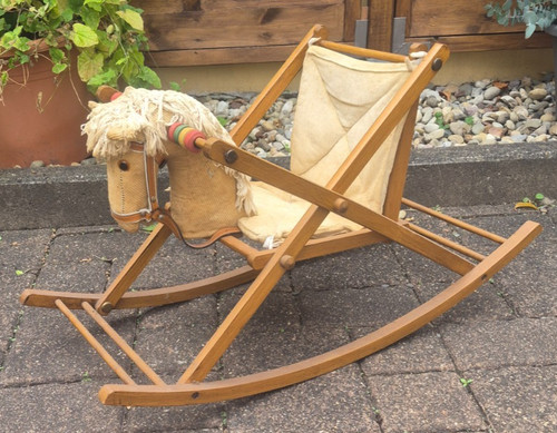 Altes schaukelpferd puppen - schaukelpferd,